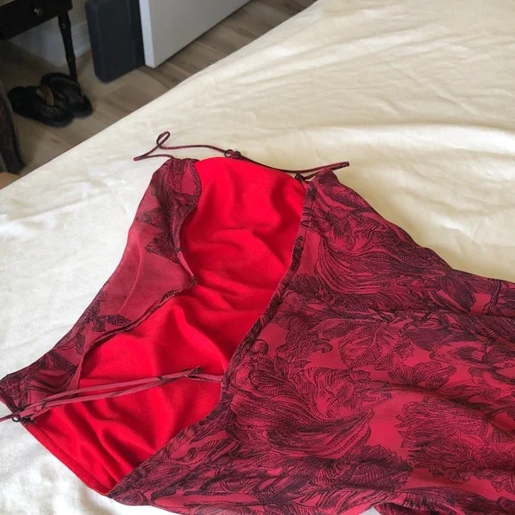 Betsey Johnson silk, airy, elegant black on red lined special occasion dress. - Picture 9 of 12